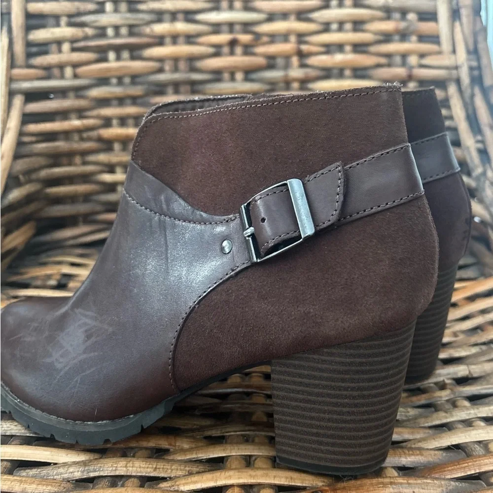 Clarks Women's Mission Parker Boot Size 8W Block Heel Brown Leather Suede Boho